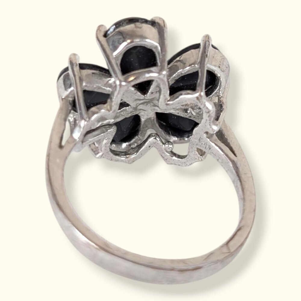 V. Black Glass Floral Ring - Picture 4 of 6